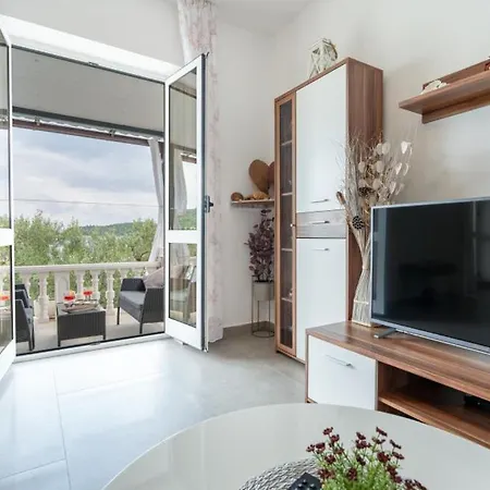 Apartment Marija By Guide Slano