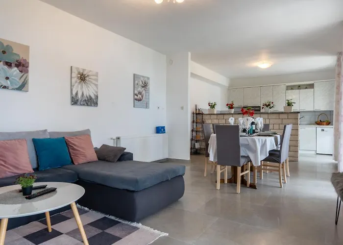 Marija By Guide דירה *